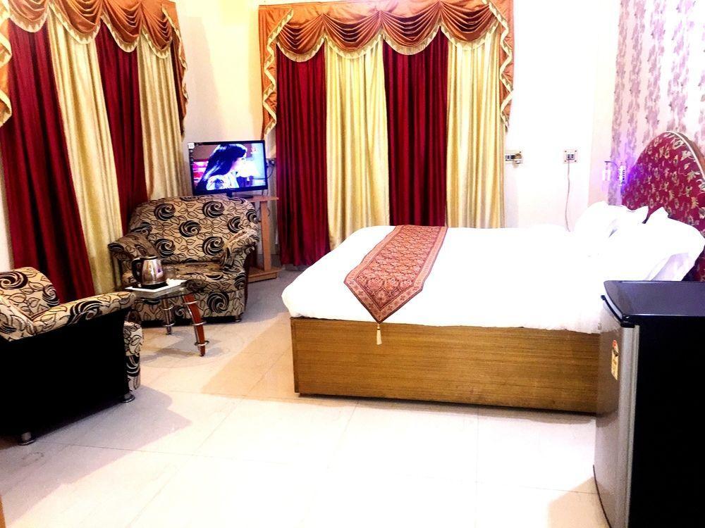 Treebo Trend Gupta Inn Varanasi Luaran gambar