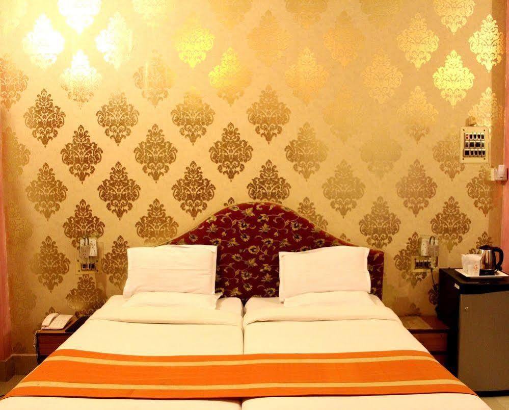 Treebo Trend Gupta Inn Varanasi Luaran gambar