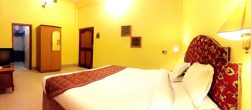 Treebo Trend Gupta Inn Varanasi Luaran gambar