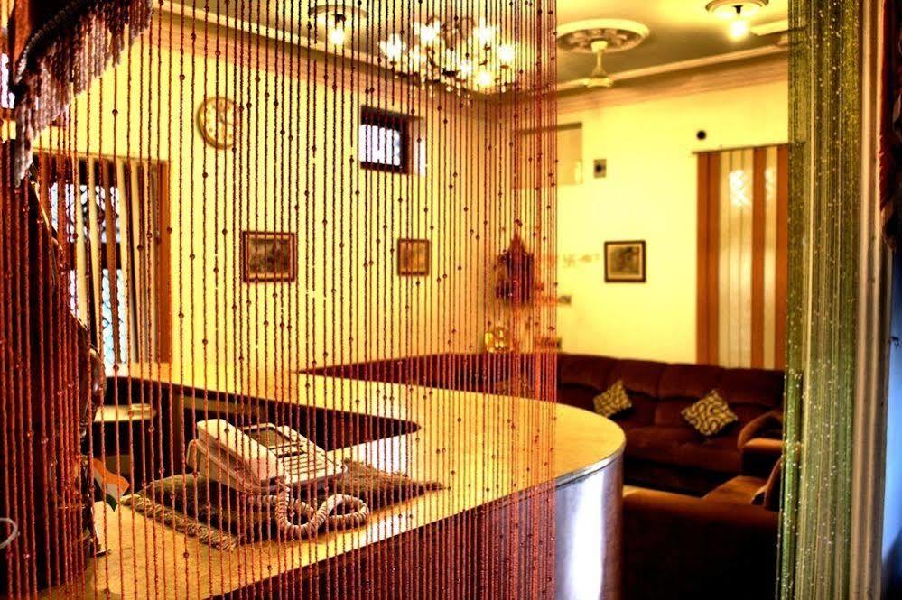 Treebo Trend Gupta Inn Varanasi Luaran gambar