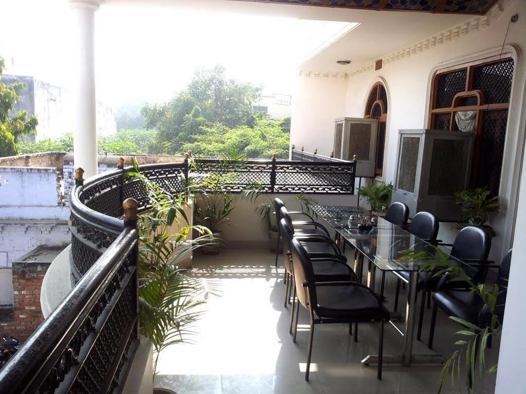 Treebo Trend Gupta Inn Varanasi Luaran gambar