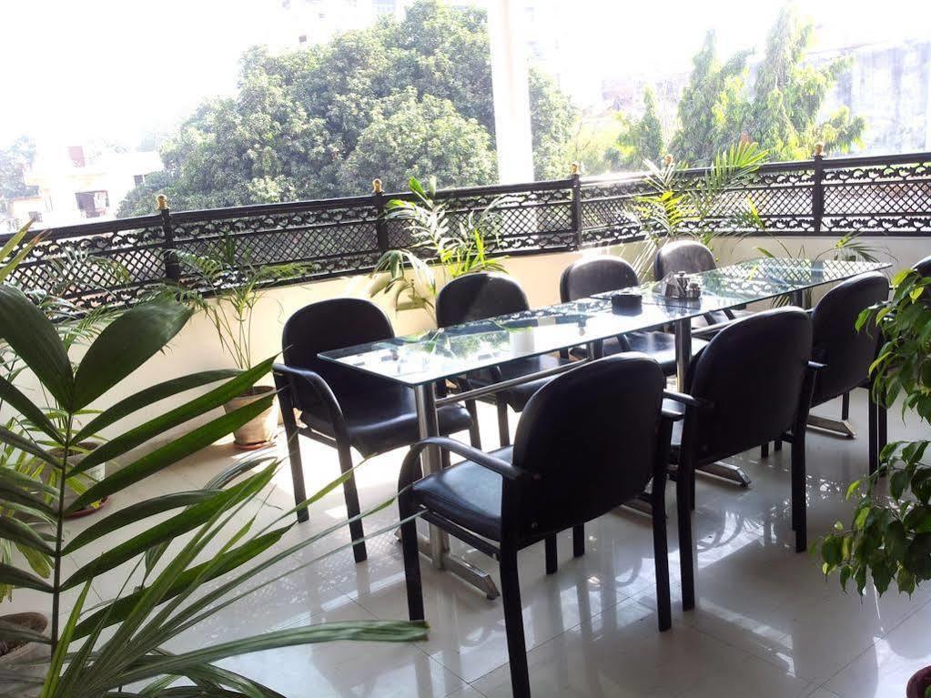 Treebo Trend Gupta Inn Varanasi Luaran gambar