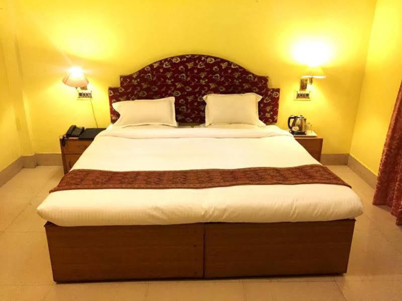 Treebo Trend Gupta Inn Varanasi Luaran gambar